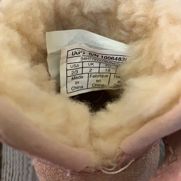 Baby pink Ugg’ bootie with Bow Velcro back size 2/3 - Picture 8 of 11